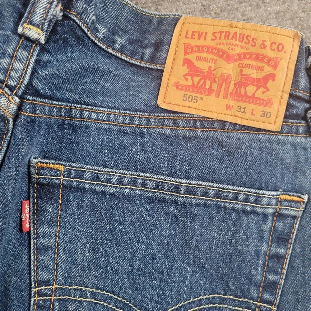 Levi's 505 Regular Fit Jeans Mens 31x30 Blue Straight Leg Denim 100% Cotton